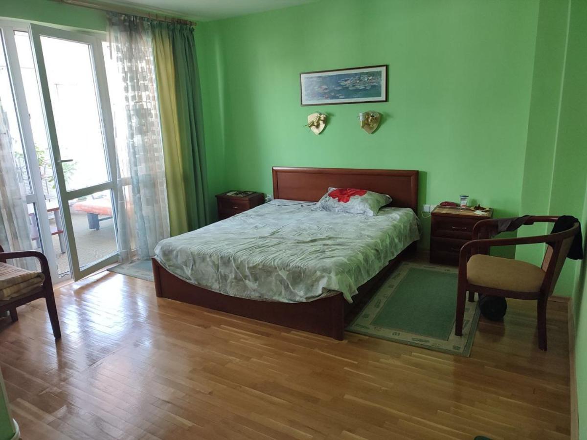 Spring Nebula Aparthotel Βάρνα Εξωτερικό φωτογραφία